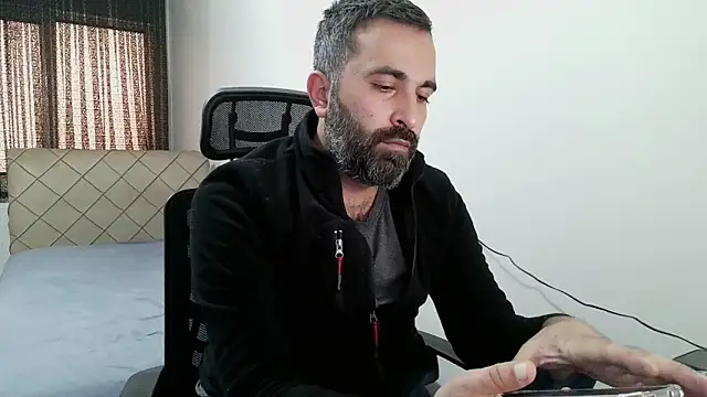 Snapshot of tgltplsr chatting on 24, 11, 2025 tgltplsr online show from 24, 11, 2025