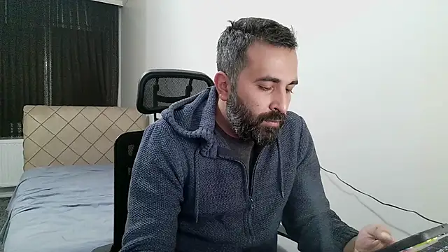 Snapshot of tgltplsr chatting on 25, 11, 2025 tgltplsr online show from 25, 11, 2025