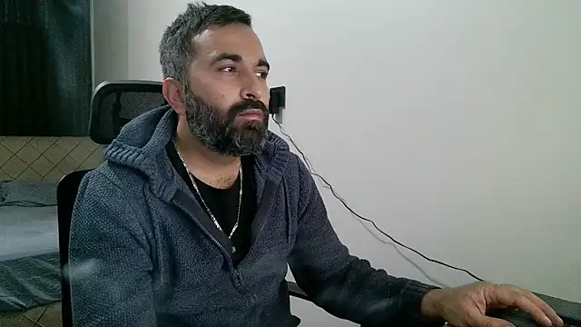 Snapshot of tgltplsr chatting on 25, 11, 2025 tgltplsr online show from 25, 11, 2025