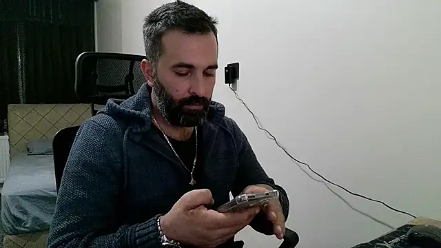 Snapshot of tgltplsr chatting on 26, 11, 2025 tgltplsr online show from 26, 11, 2025