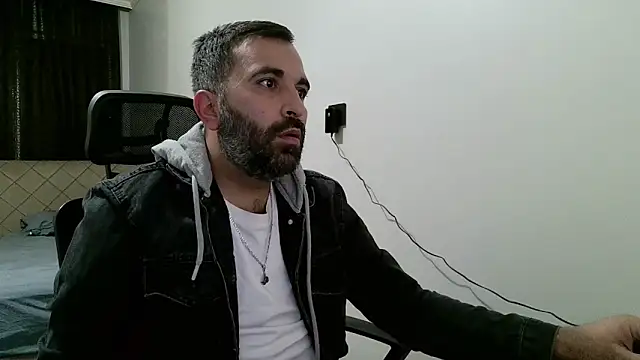 Snapshot of tgltplsr chatting on 18, 12, 2025 tgltplsr online show from 18, 12, 2025