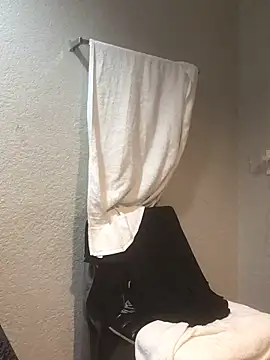 SlimBeenBadd1981 online show from 1, 1, 2025