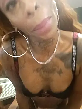 SlimBeenBadd1981 online show from 19, 12, 2025