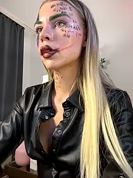 Snapshot of KittyKatyDream chatting on 1, 11, 2025 KittyKatyDream online show from 1, 11, 2025