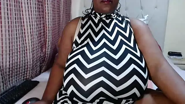 Snapshot of CHOCOLATEDARKBUSTYX chatting on 15, 5, 2026 CHOCOLATEDARKBUSTYX online show from 15, 5, 2026