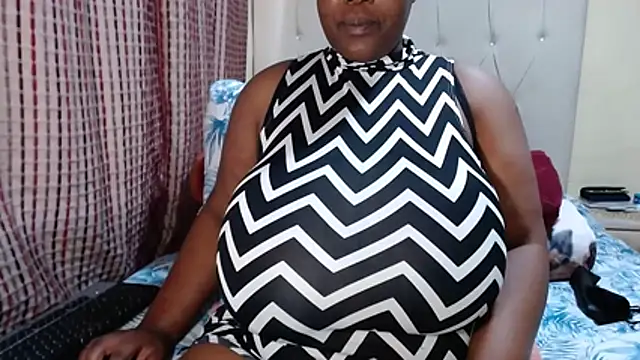 Snapshot of CHOCOLATEDARKBUSTYX chatting on 25, 5, 2026 CHOCOLATEDARKBUSTYX online show from 25, 5, 2026
