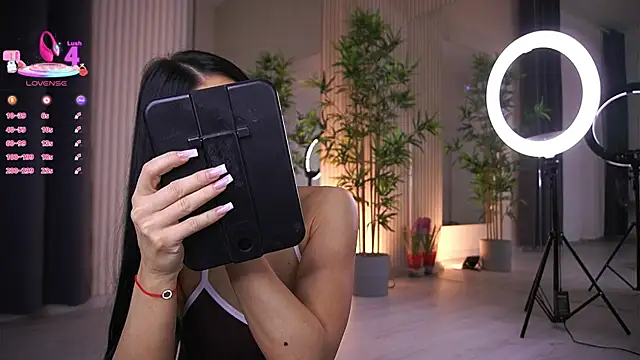 Abbela White online show from 3, 3, 2025