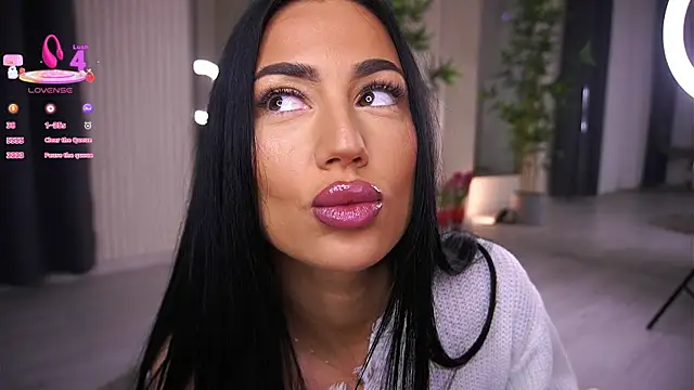 Abbela White online show from 4, 3, 2025