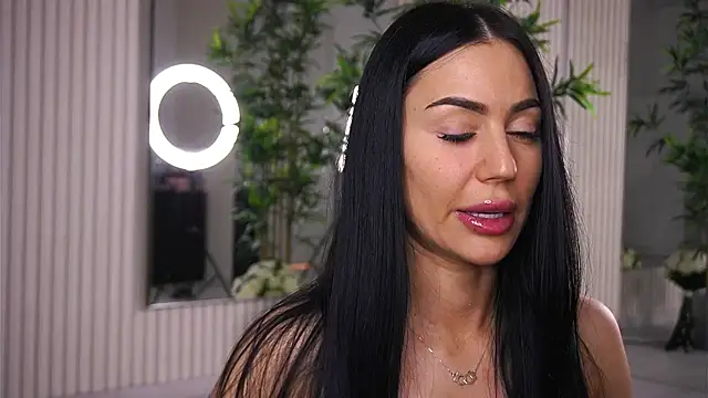 Abbela White online show from 6, 3, 2025