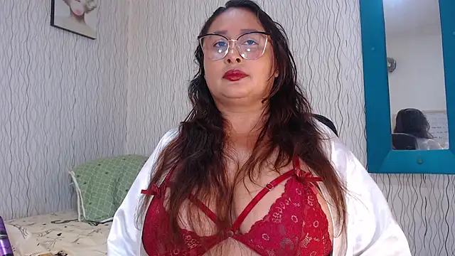 NadiaWhite online show from 22, 2, 2025