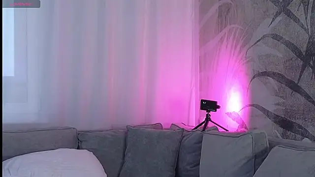 lily  foster online show from 6, 12, 2024