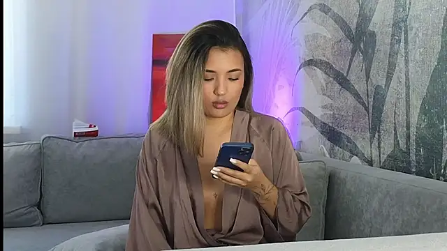 lily  foster online show from 5, 3, 2025