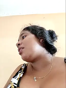 moncerrat luna online show from 1, 12, 2024