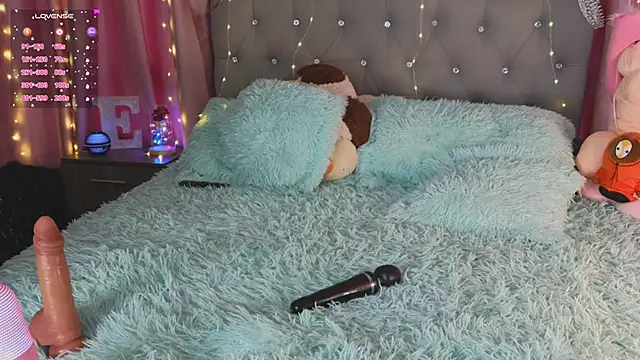 Emiily Scott1 online show from 25, 1, 2025