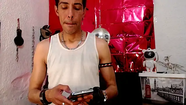 Snapshot of Mensecret69 chatting on 17, 12, 2025 Mensecret69 online show from 17, 12, 2025