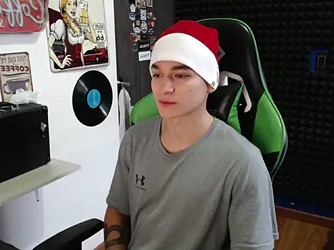 Snapshot of Curly_Angel24 chatting on 2, 12, 2025 Curly Angel24 online show from 2, 12, 2025