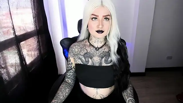 Snapshot of Anaii_Gomez chatting on 17, 12, 2025 Anaii Gomez online show from 17, 12, 2025