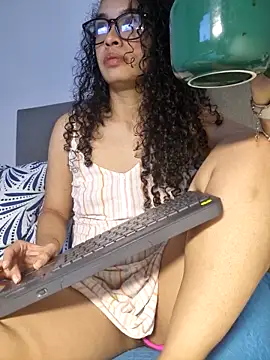 Snapshot of angela__98 chatting on 4, 4, 2026 angela 98 online show from 4, 4, 2026