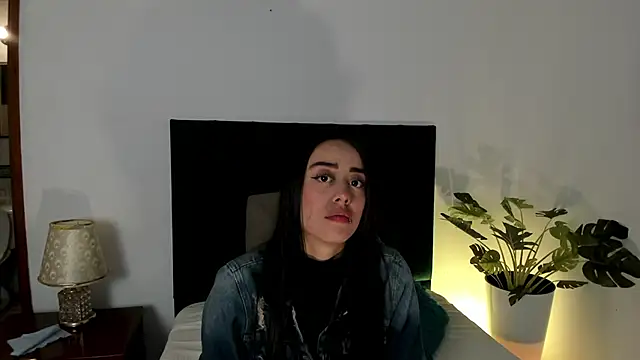 NoraDasilva online show from 20, 12, 2024