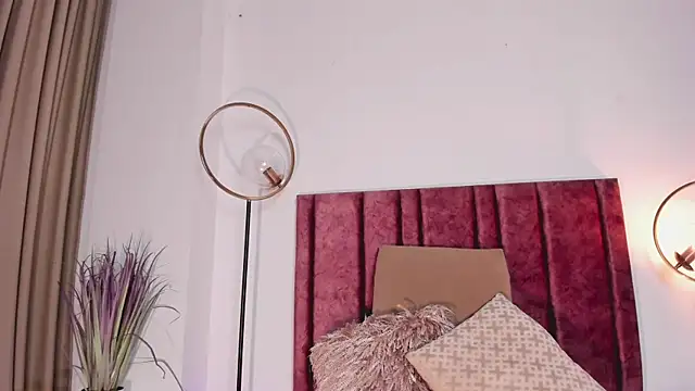 NoraDasilva online show from 8, 1, 2025