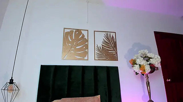 NoraDasilva online show from 11, 2, 2025