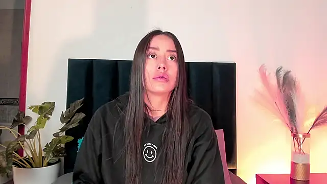 NoraDasilva online show from 8, 10, 2025