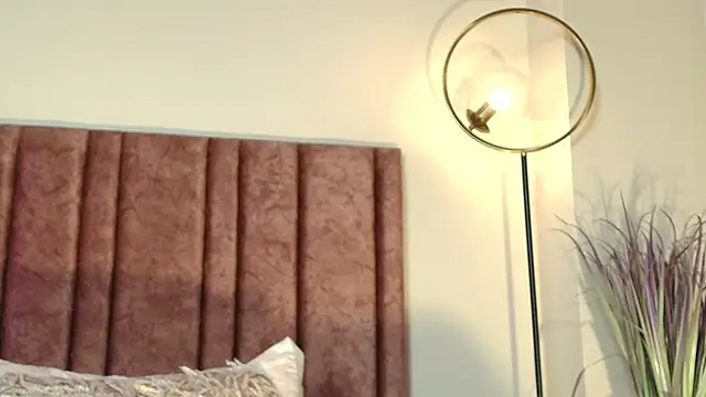 NoraDasilva online show from 15, 11, 2025