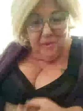 Snapshot of Merilulla chatting on 5, 2, 2025 Merilulla online show from 5, 2, 2025