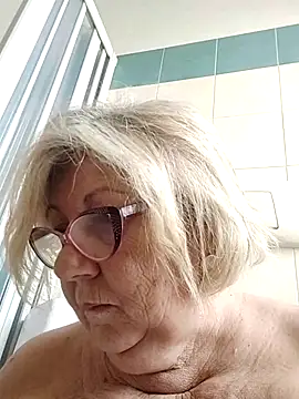 Snapshot of Merilulla chatting on 8, 3, 2025 Merilulla online show from 8, 3, 2025