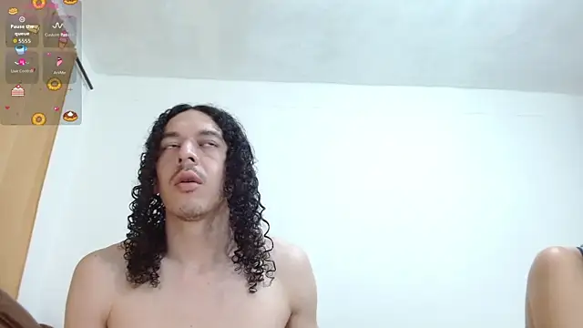 Snapshot of thefockers69 chatting on 12, 11, 2025 thefockers69 online show from 12, 11, 2025