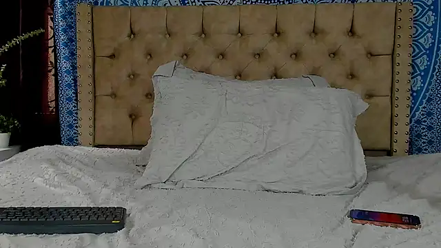 Snapshot of KeryHillson chatting on 19, 12, 2024 KeryHillson online show from 19, 12, 2024