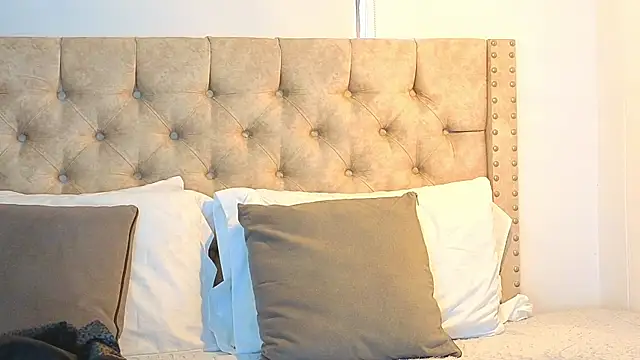 KeryHillson online show from 30, 10, 2025