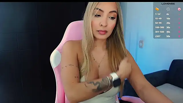 Snapshot of im_grecia chatting on 22, 10, 2025 im grecia online show from 22, 10, 2025