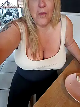 Isabellaa04 online show from 2, 12, 2024