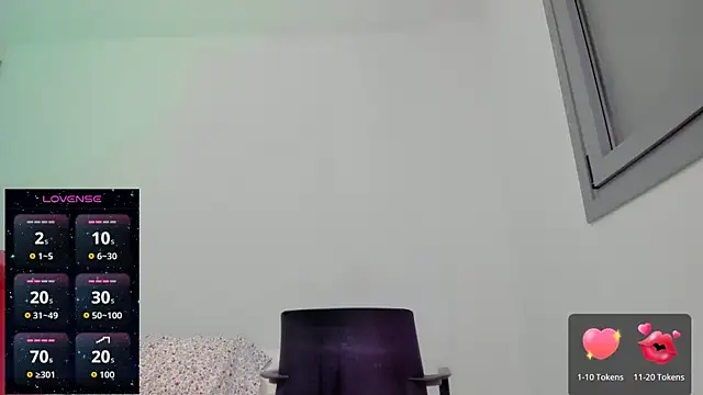 Snapshot of sexual__queen chatting on 18, 4, 2026 sexual queen online show from 18, 4, 2026