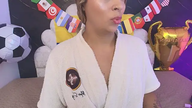 Snapshot of _MiaBrown_ chatting on 10, 7, 2026 MiaBrown online show from 10, 7, 2026