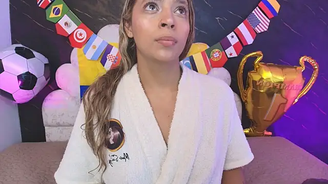 Snapshot of _MiaBrown_ chatting on 15, 7, 2026 MiaBrown online show from 15, 7, 2026