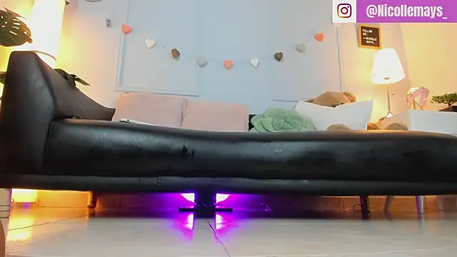 Nicollemays online show from 3, 3, 2025