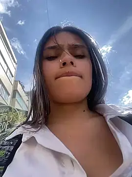 Tiffanysurez  online show from 7, 2, 2025