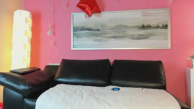 Tiffanysurez  online show from 17, 2, 2025