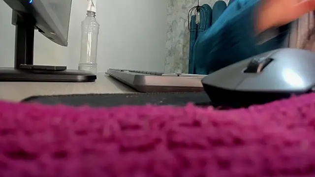 nalalye cruzz  online show from 12, 11, 2025