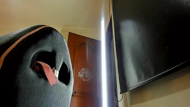 nalalye cruzz  online show from 27, 3, 2026