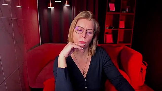 Annie Light online show from 2, 2, 2026