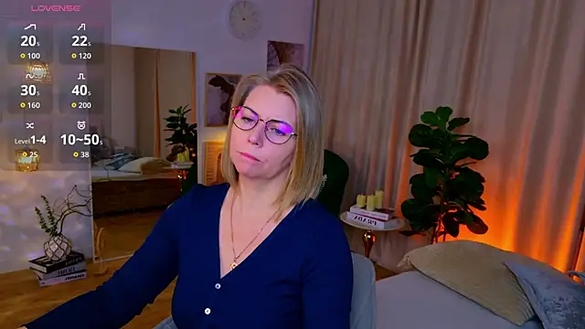Snapshot of Annie_Light chatting on 16, 5, 2026 Annie Light online show from 16, 5, 2026