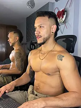 ARON TAYLER01 online show from 18, 12, 2024