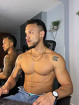 ARON TAYLER01 online show from 8, 1, 2025