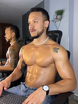 ARON TAYLER01 online show from 12, 1, 2025