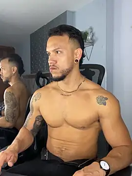 ARON TAYLER01 online show from 31, 1, 2025