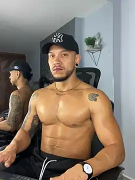 ARON TAYLER01 online show from 2, 2, 2025