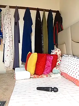 Snapshot of NicRaisaa chatting on 18, 2, 2025 NicRaisaa online show from 18, 2, 2025